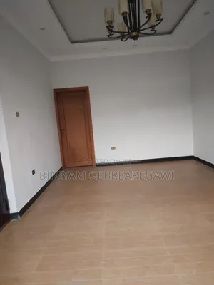 5bdrm Villa in House, Yeka for rent