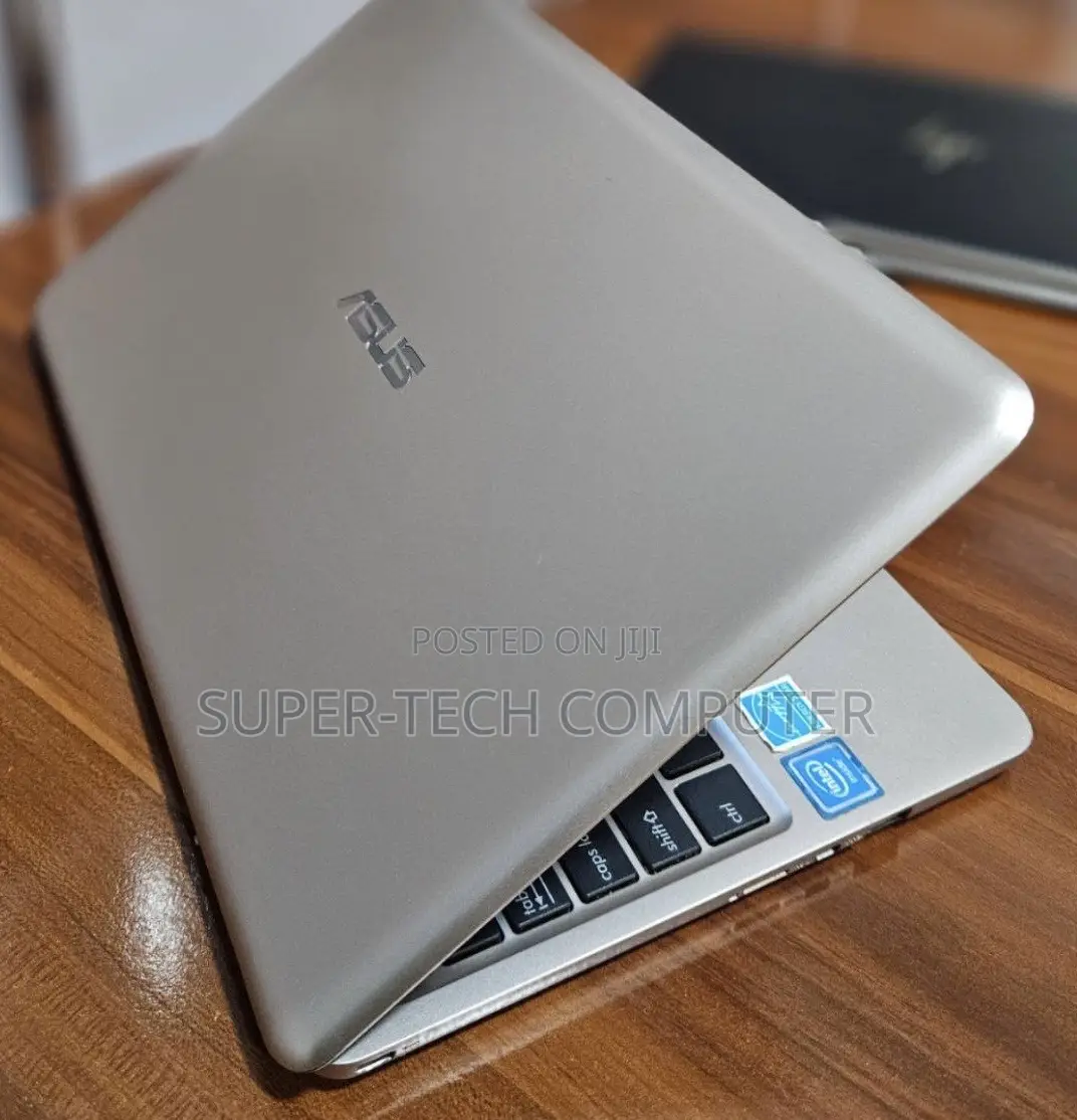 New Laptop Asus A42JC 2GB Intel Core 2 Quad SSD 32GB