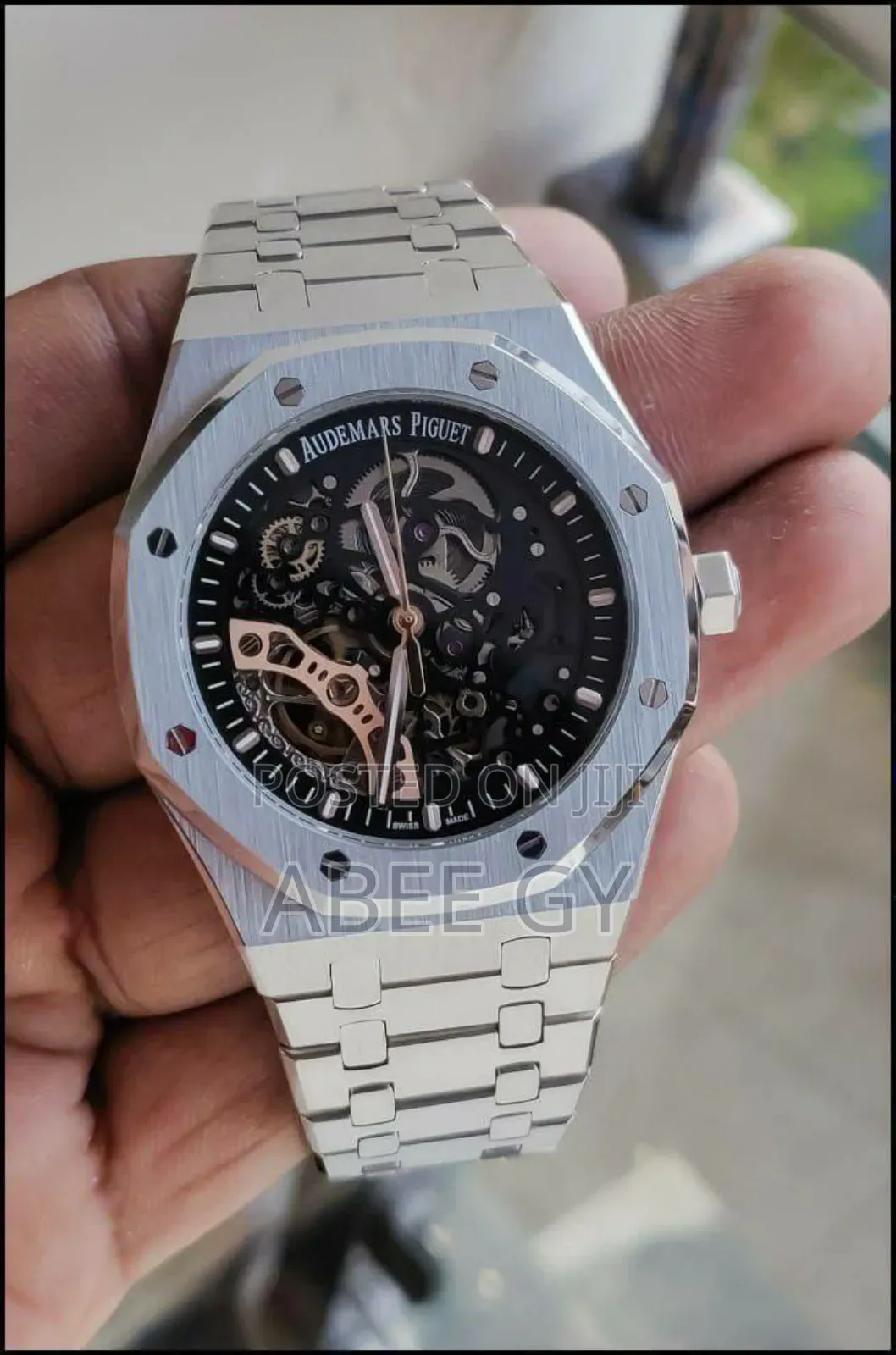 *Rugged Elegance Sharp Dial Design in a Stainless Steel