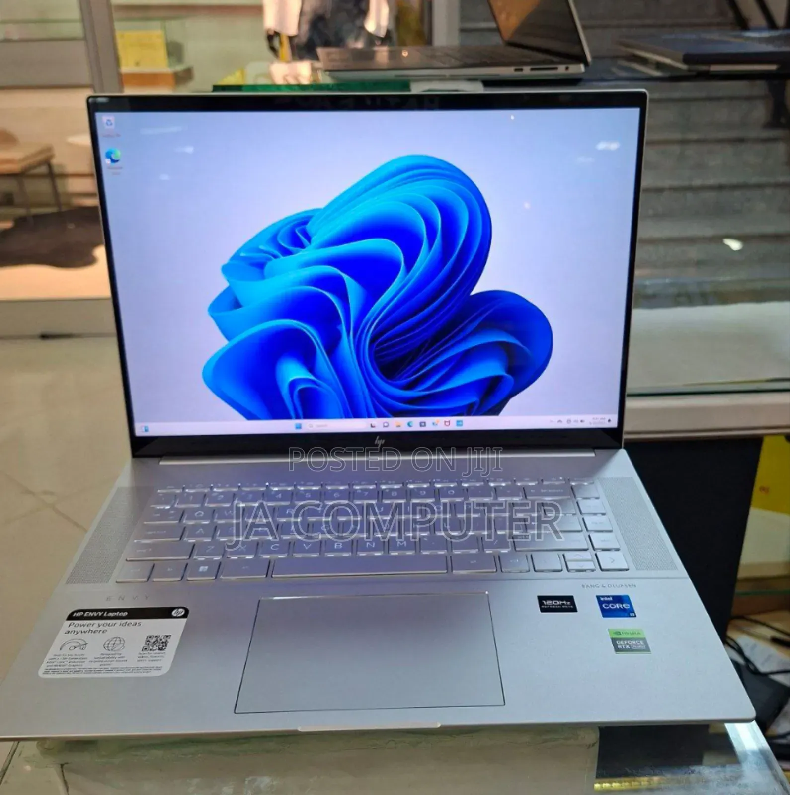 New Laptop HP Envy X360 16GB Intel Core I7 SSD 1T