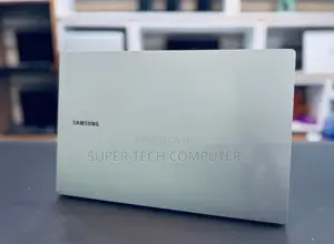 New Laptop Samsung Galaxy Book4 16GB Intel Core I7 SSD 512GB