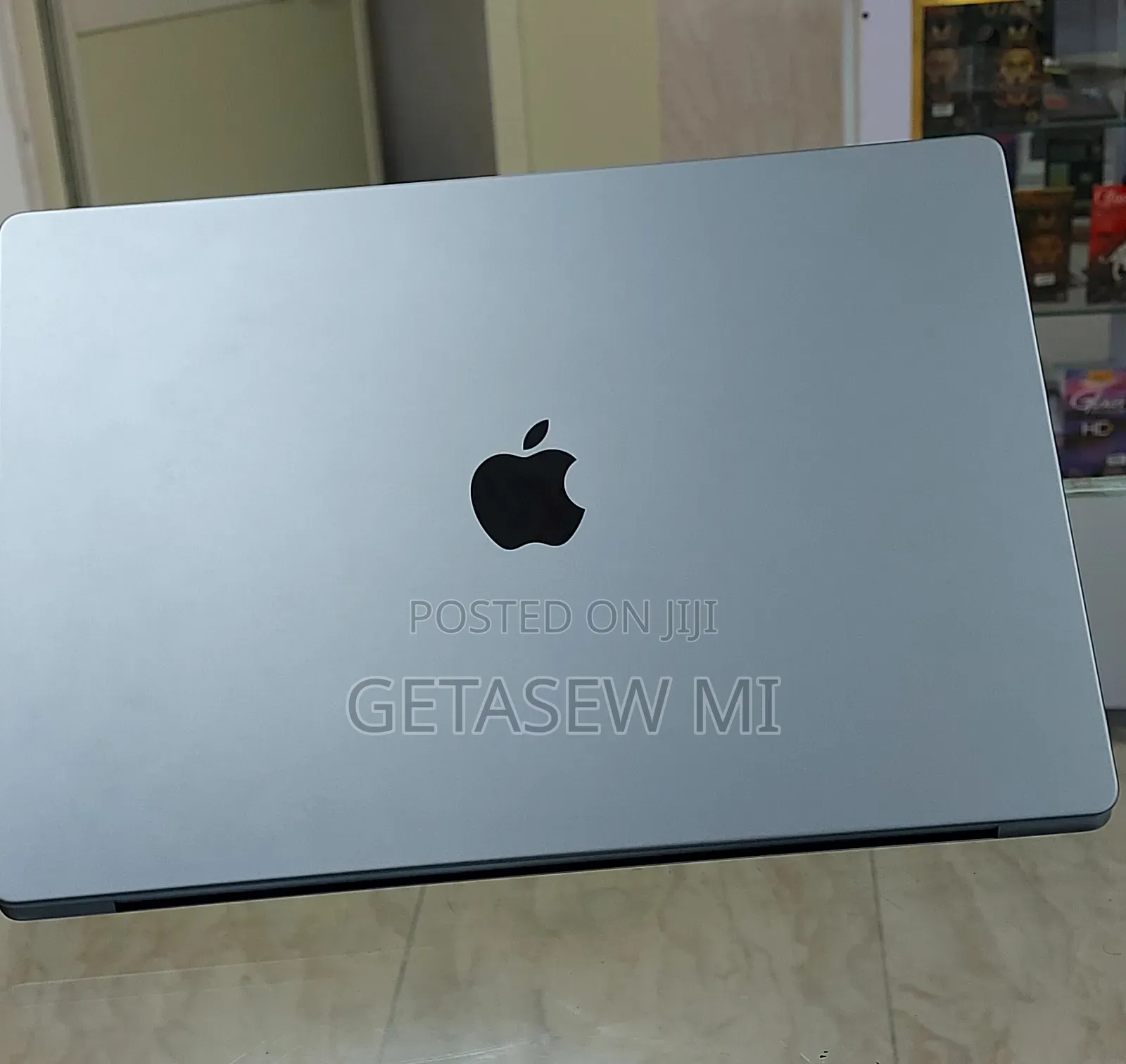 New Laptop Apple MacBook Pro 2021 M1 16GB Apple M1 Pro SSD 512GB