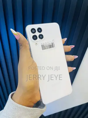 New Samsung Galaxy M33 5G 128 GB White