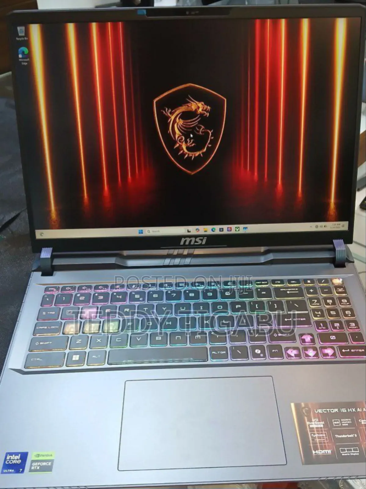 New Laptop MSI Vector 17 HX AI A2XWJG 16GB Intel Core Ultra 7 SSD 1T