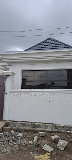 Photo - 5bdrm Villa in House, Yeka for rent