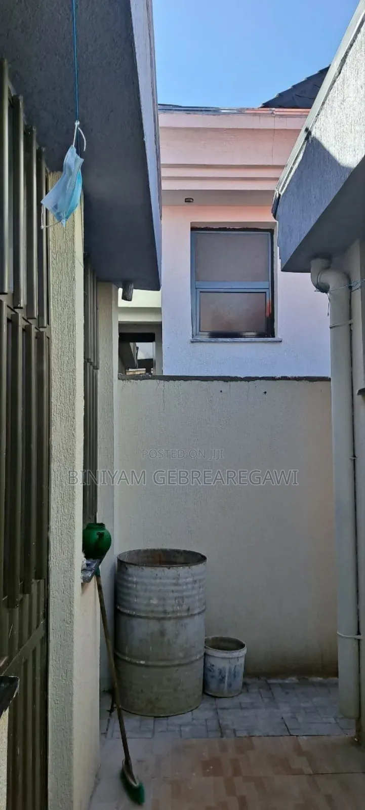 5bdrm Villa in House, Yeka for rent