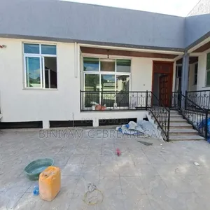 5bdrm Villa in House, Yeka for rent