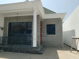 Furnished 3bdrm Villa in Hayat 225M2, Bole for sale