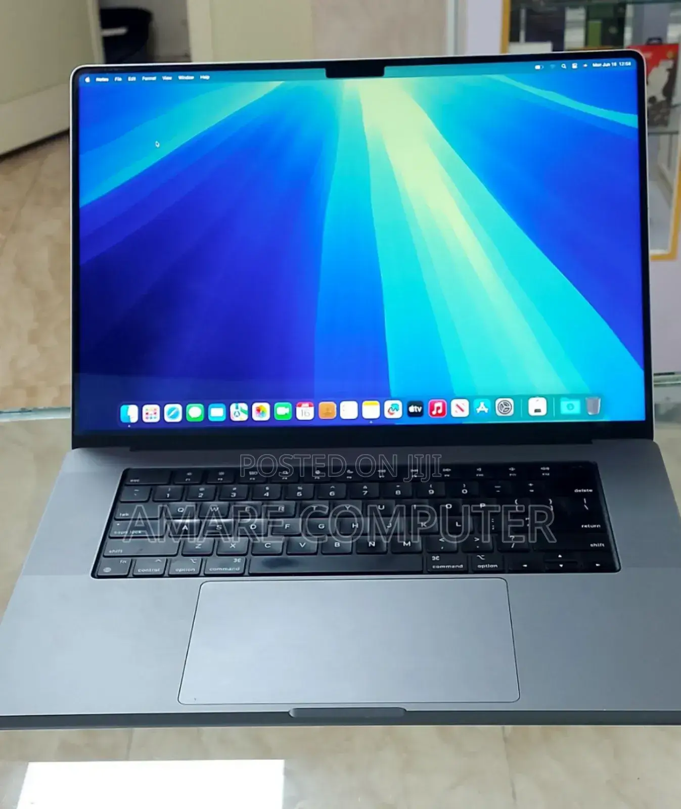 New Laptop Apple MacBook Pro M1 16GB Apple M1 Pro SSD 512GB