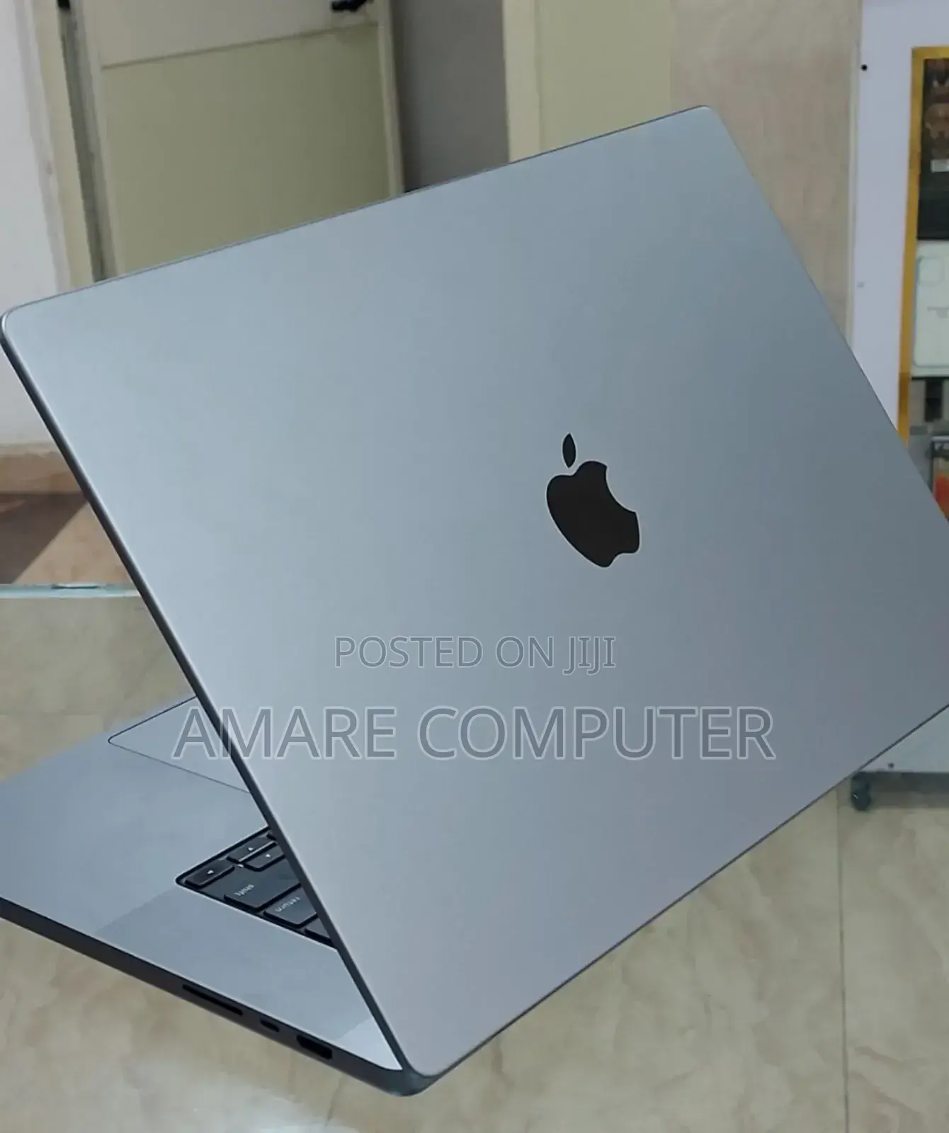 New Laptop Apple MacBook Pro M1 16GB Apple M1 Pro SSD 512GB