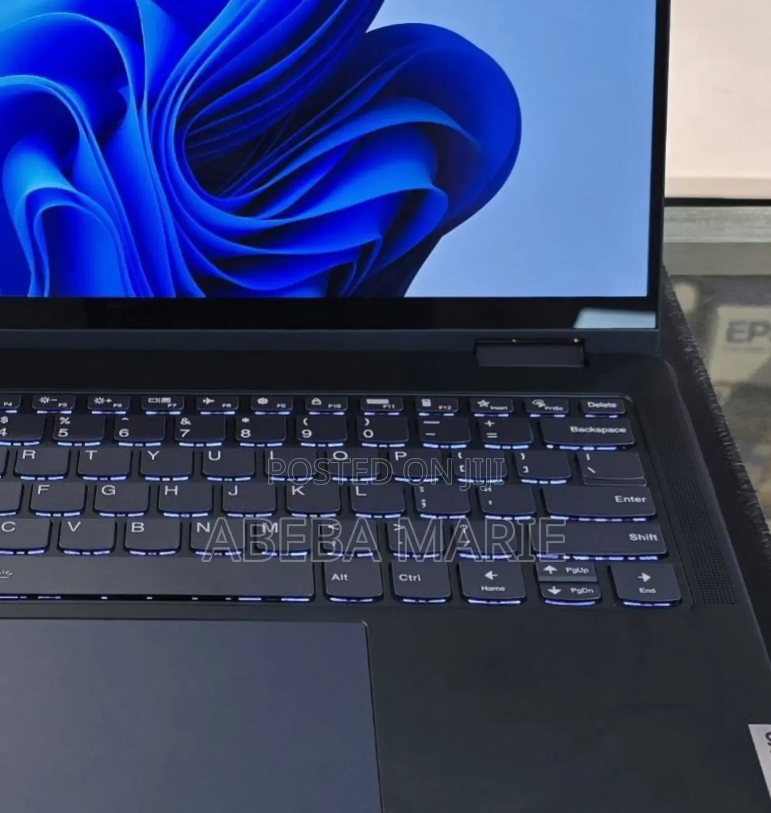 New Laptop Lenovo Yoga 710 16GB Intel Core I7 SSD 512GB