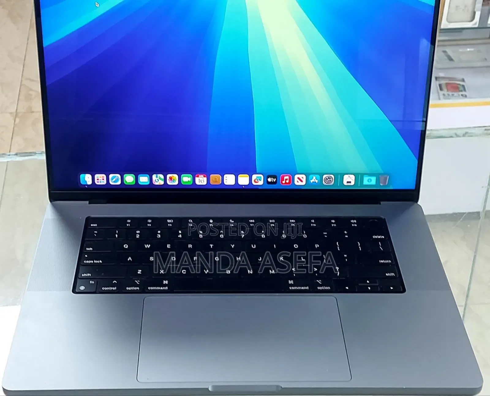 New Laptop Apple MacBook Pro M1 16GB Apple M1 Pro SSD 512GB