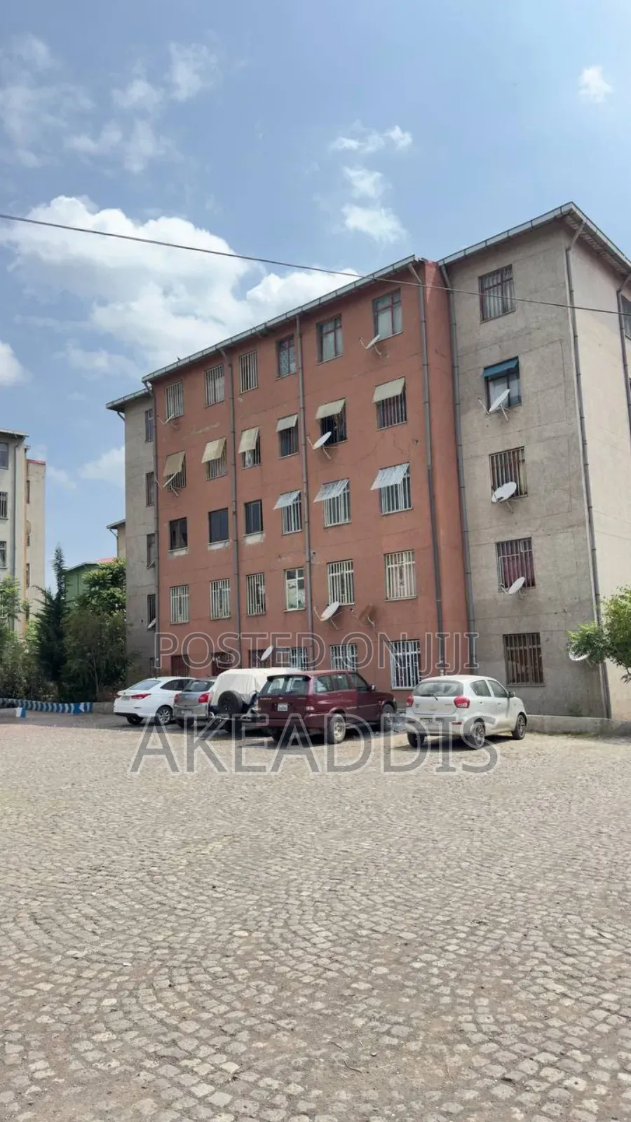 Furnished 2bdrm Condo in ቱሉ ዲምቱ, Akaky Kaliti for sale