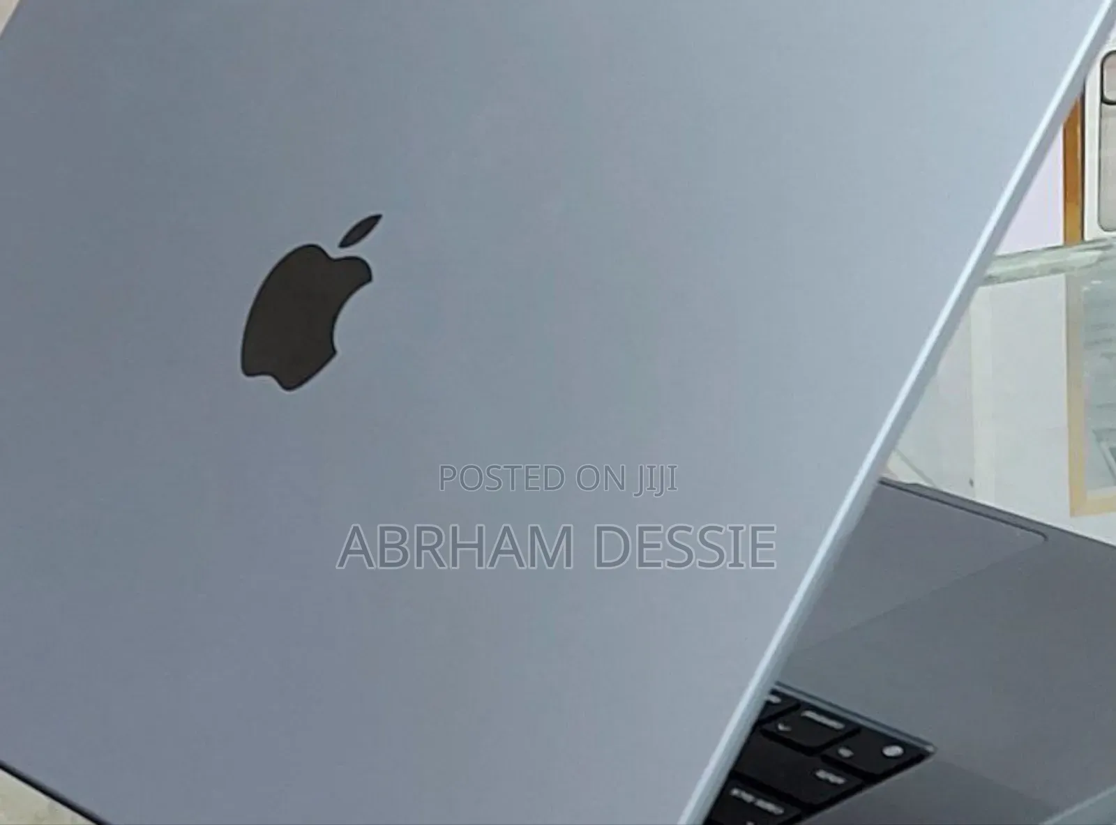 New Laptop Apple MacBook Pro M1 16GB Intel Core I9 SSD 512GB