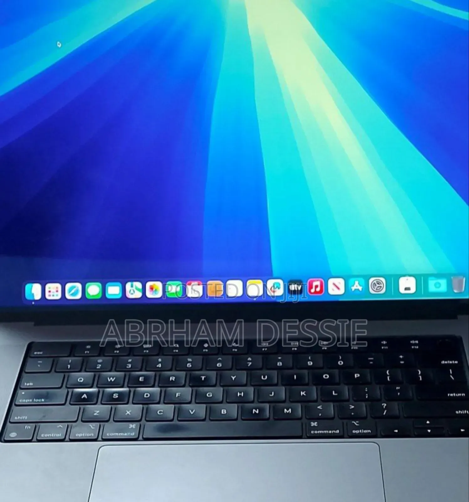 New Laptop Apple MacBook Pro M1 16GB Intel Core I9 SSD 512GB
