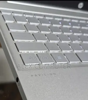 New Laptop HP Pavilion 15 8GB Intel Core I5 SSD 512GB