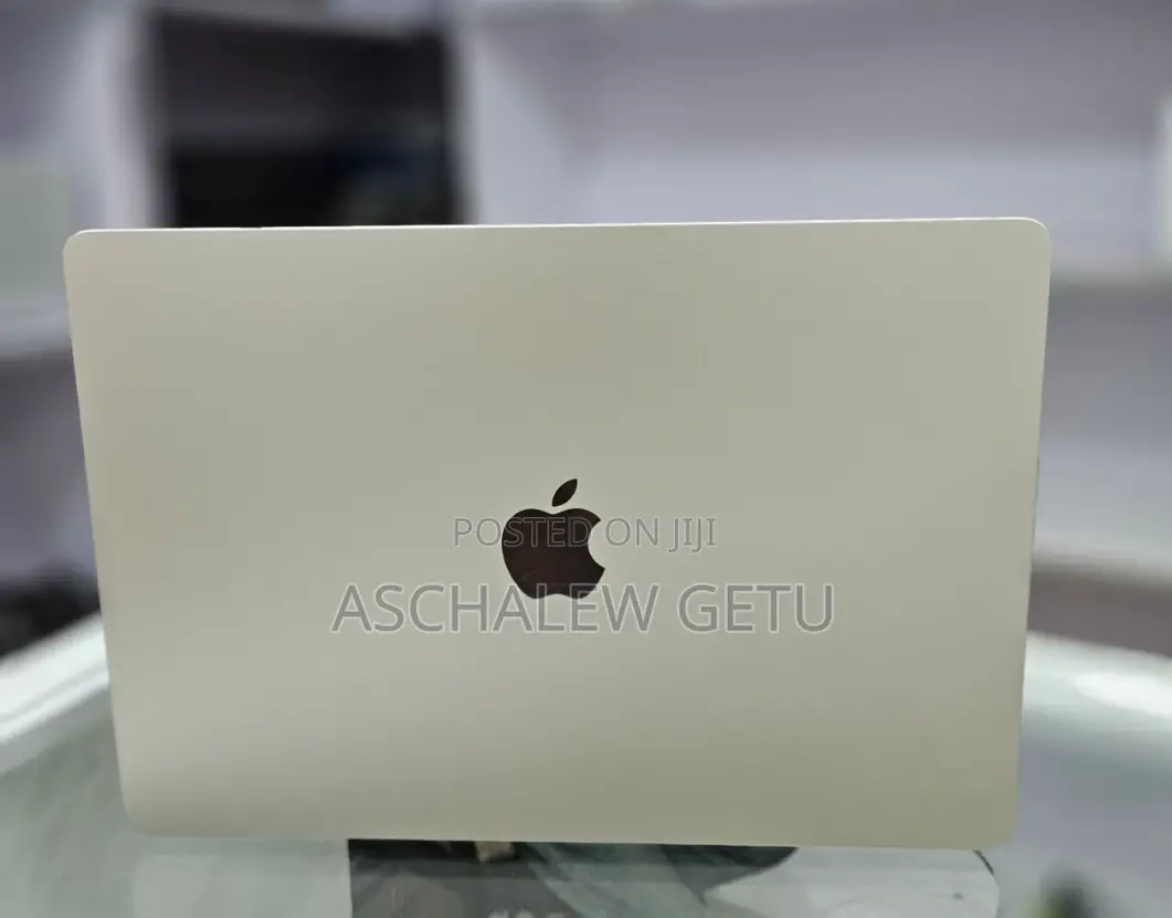 New Apple MacBook Air 2024 M3 15-Inch 8GB Intel Core M3 SSD 256GB