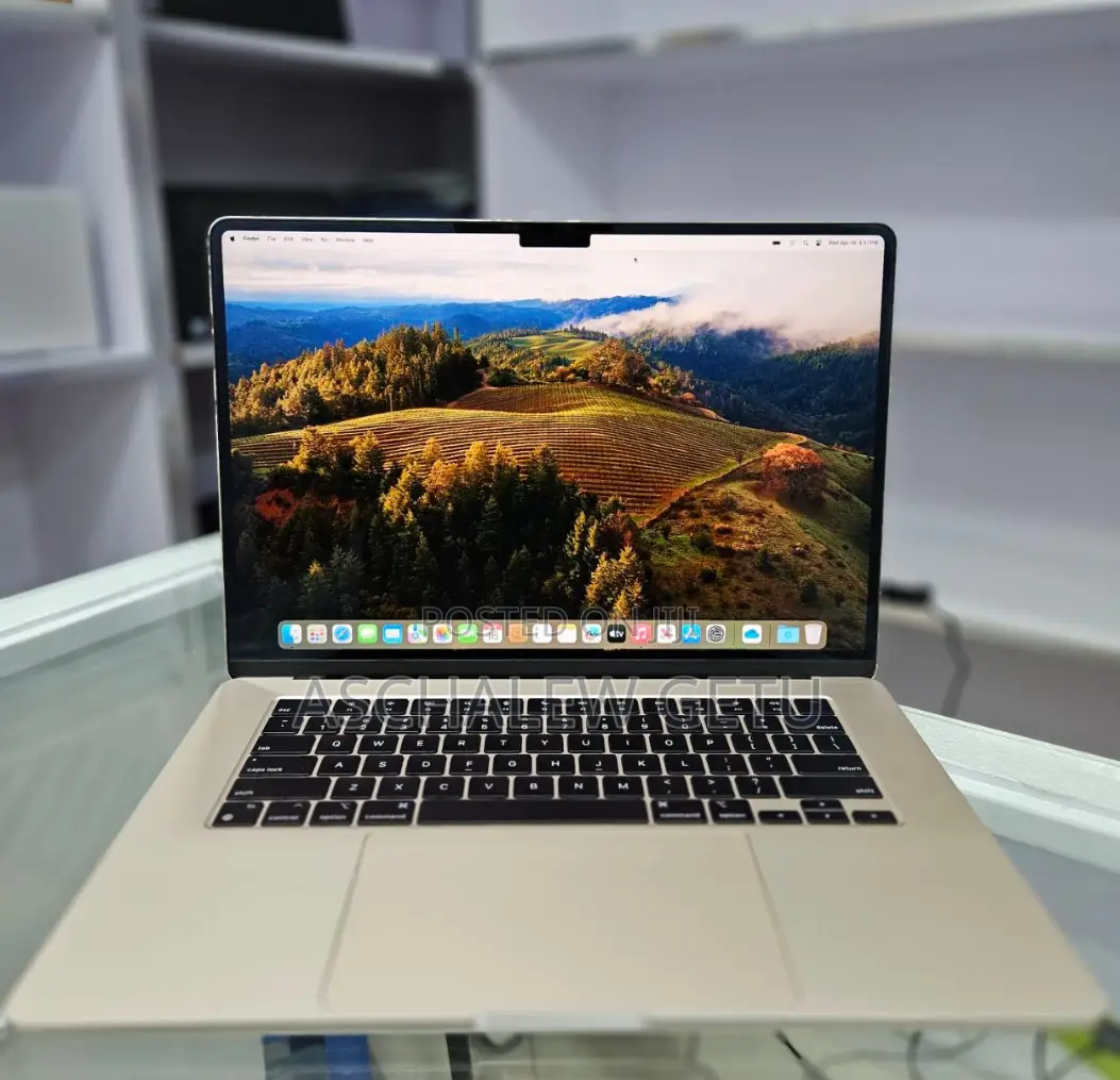 New Apple MacBook Air 2024 M3 15-Inch 8GB Intel Core M3 SSD 256GB