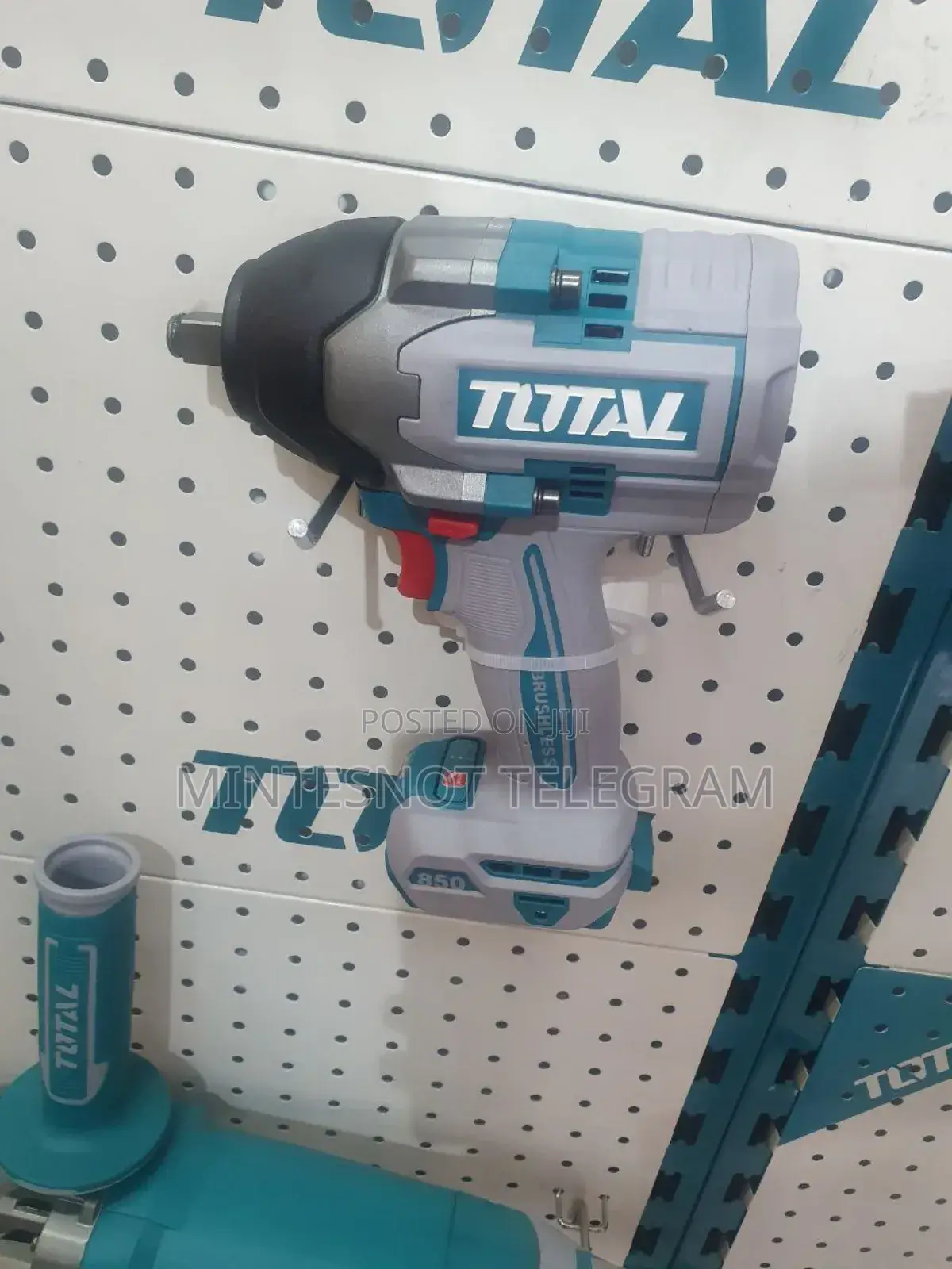 Rechargeable Impact Wrench 850nm