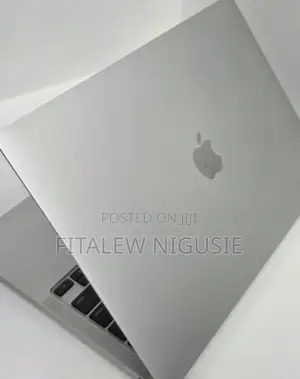 New Laptop Apple MacBook 8GB AMD A8 SSD 512GB