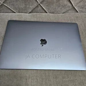 New Laptop Apple MacBook Pro 2019 16GB Intel Core I7 SSD 512GB