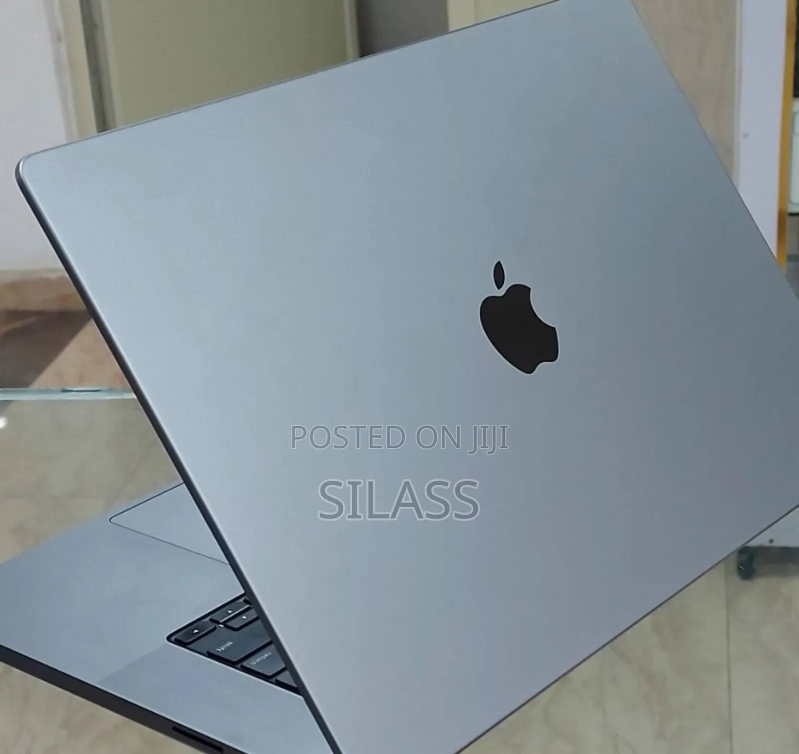 New Laptop Apple MacBook Pro 2020 M1 16GB Apple M1 Pro SSD 512GB
