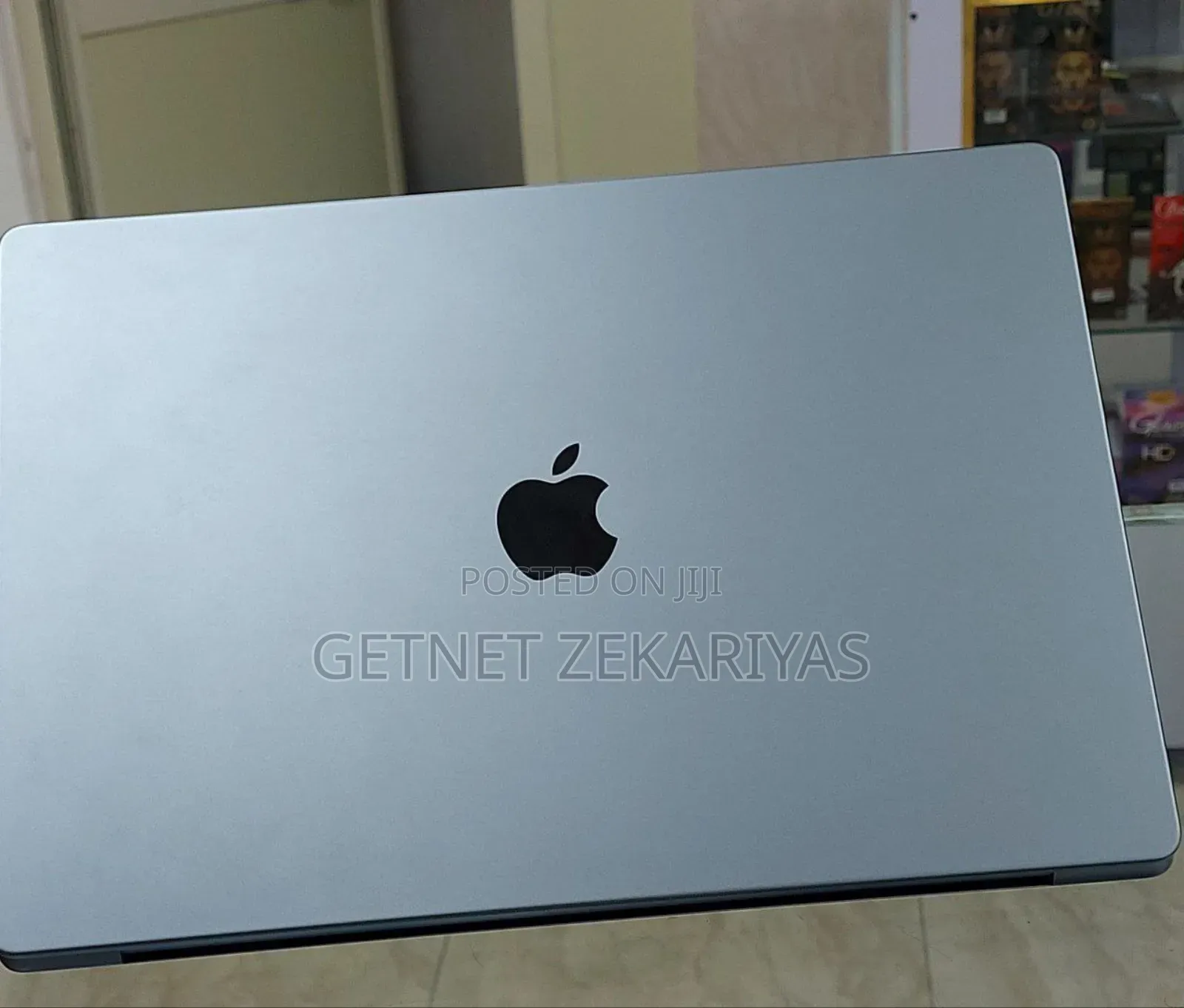 New Laptop Apple MacBook Pro M1 16GB Apple M1 Pro SSD 512GB