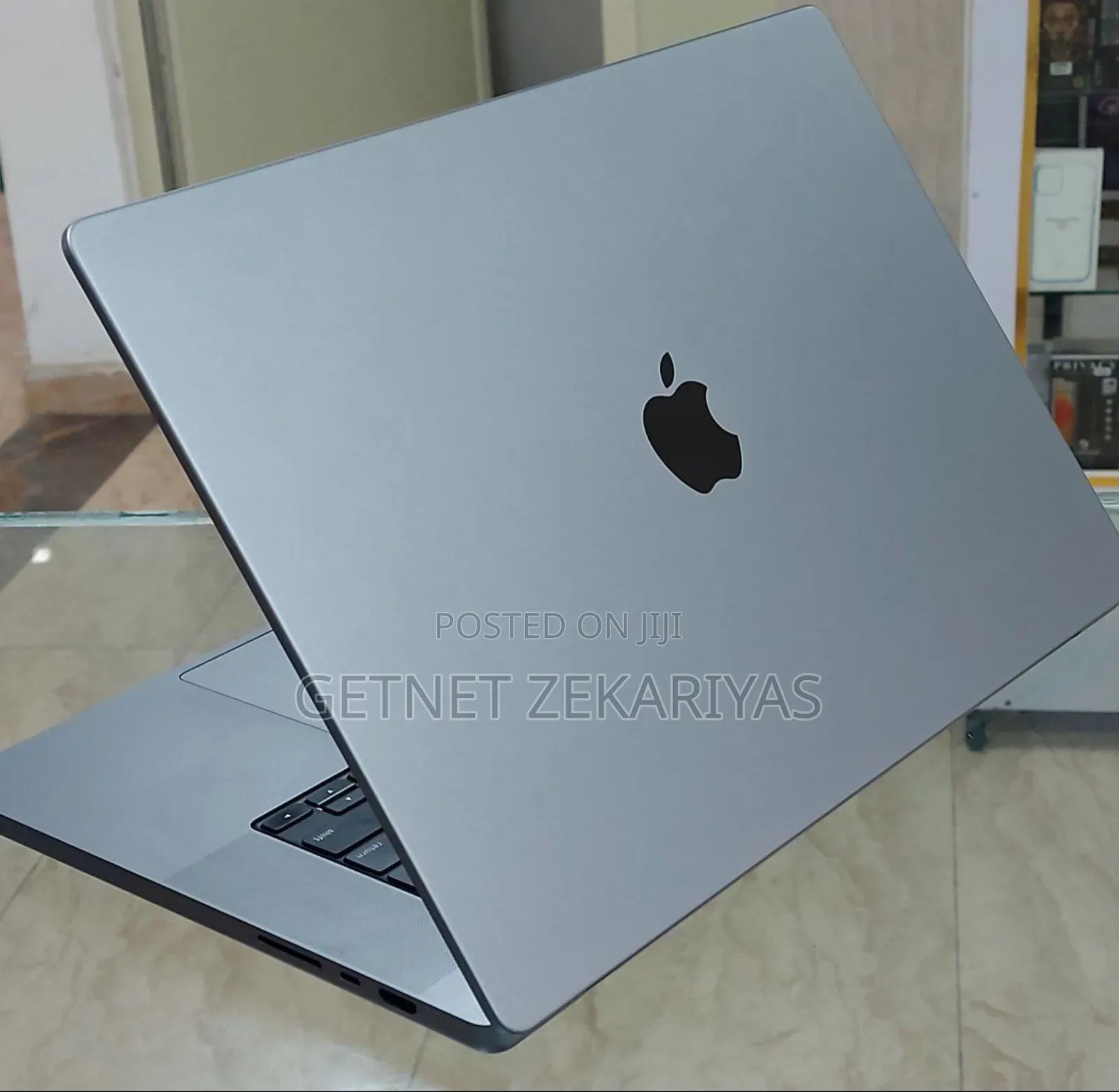 New Laptop Apple MacBook Pro M1 16GB Apple M1 Pro SSD 512GB