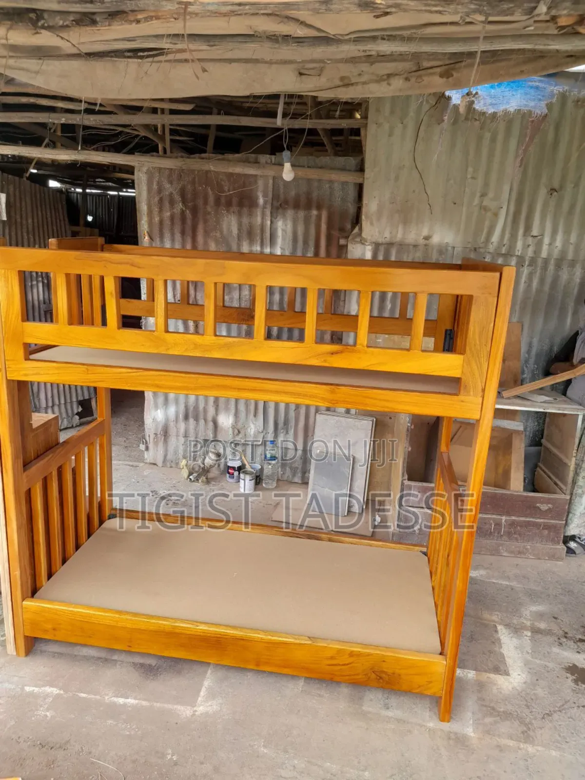 አልጋ በዋንዛ የተሠራ ለልጆች ተደራራቢ