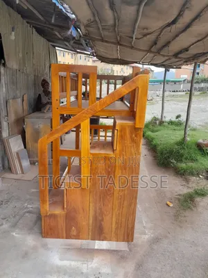 አልጋ በዋንዛ የተሠራ ለልጆች ተደራራቢ