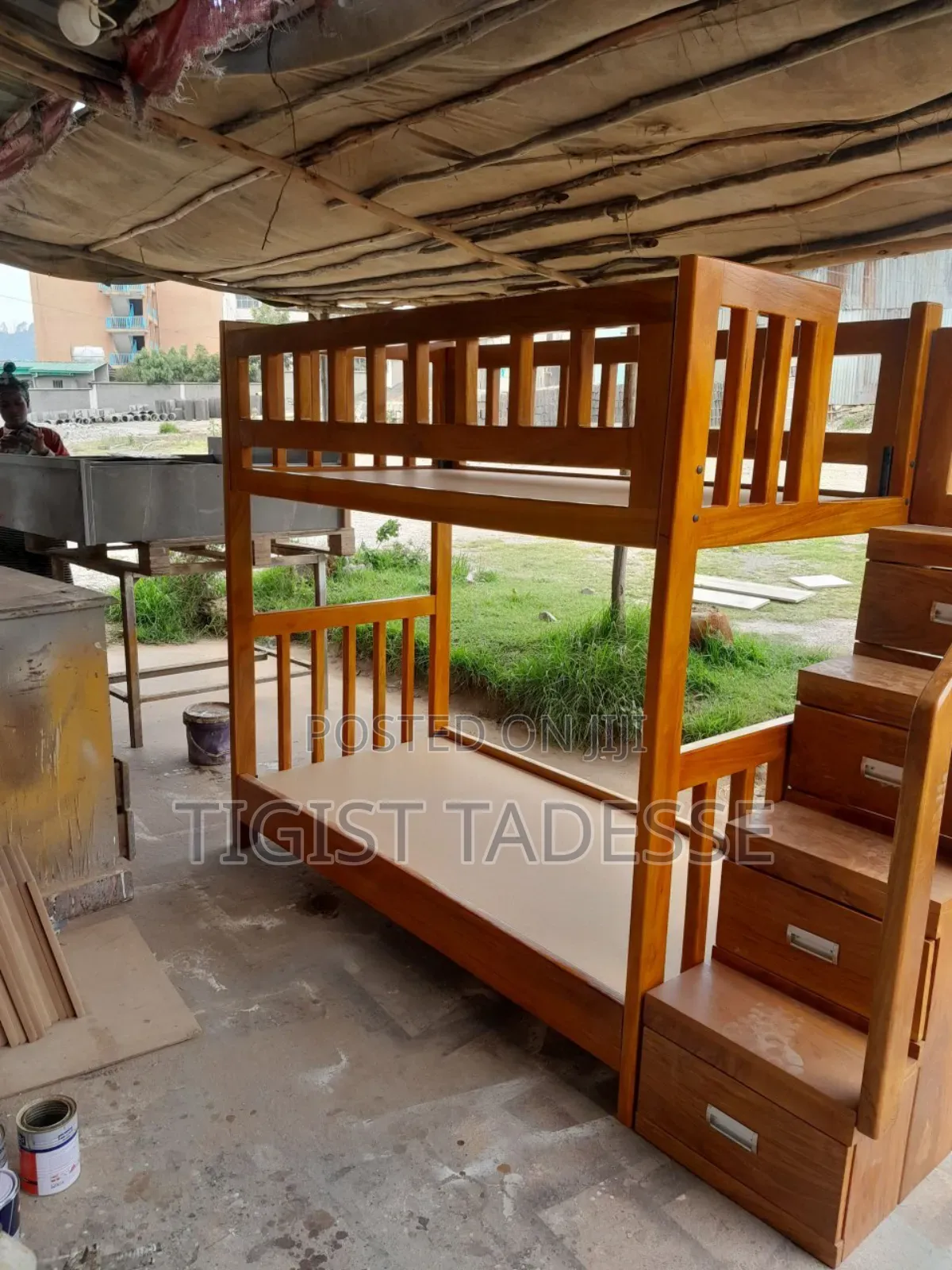 አልጋ በዋንዛ የተሠራ ለልጆች ተደራራቢ