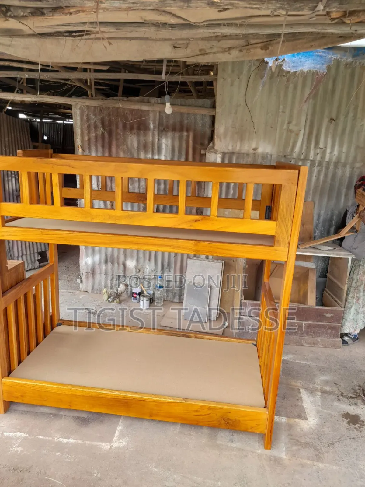 አልጋ በዋንዛ የተሠራ ለልጆች ተደራራቢ