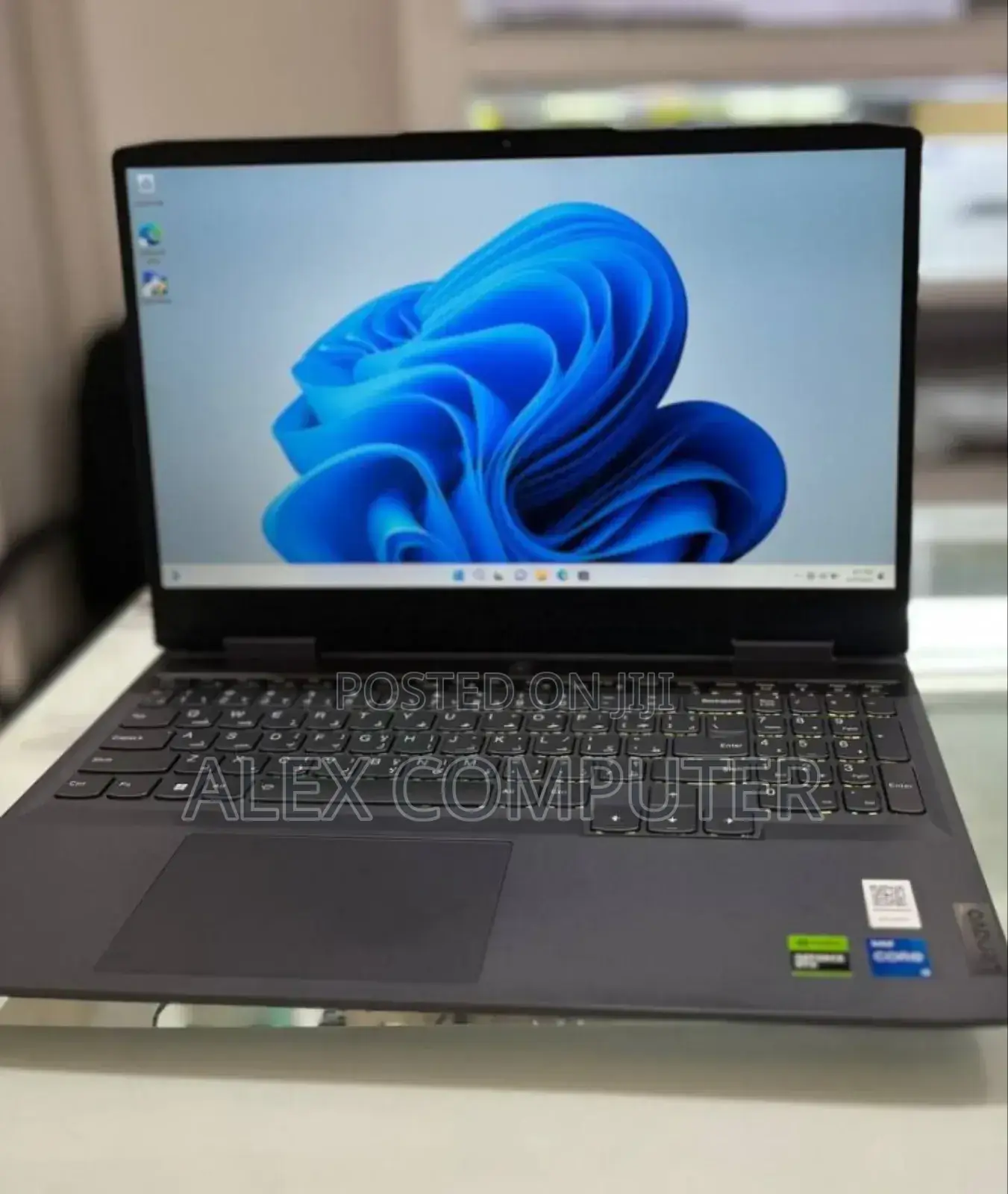 New Laptop Lenovo LOQ 15IRH8 16GB Intel Core I5 SSD 512GB
