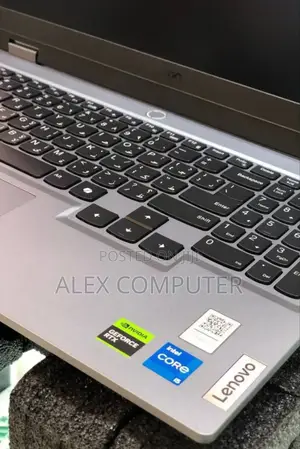 New Laptop Lenovo LOQ 15IRH8 16GB Intel Core I5 SSD 512GB