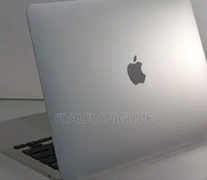 New Laptop Apple MacBook 8GB Intel Core I5 SSD 256GB