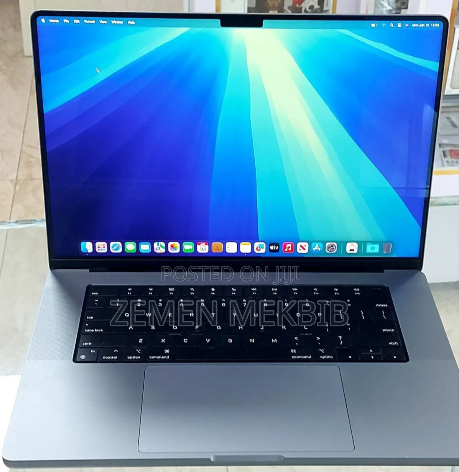 New Laptop Apple MacBook Pro M1 16GB Intel Core I7 SSD 512GB