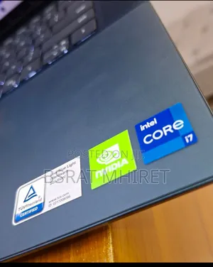 Photo - New Laptop Dell Inspiron 16 5620 16GB Intel Core I7 SSD 1T