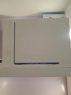 New Laptop Apple MacBook Air 2025 M4 13-Inch 16GB SSD 256GB