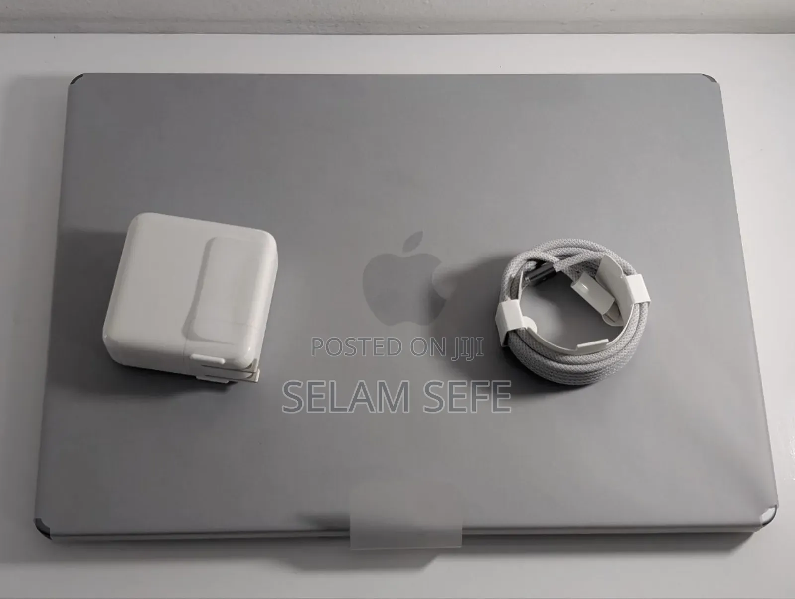 New Laptop Apple MacBook Pro M1 8GB Intel Core I5 SSD 512GB