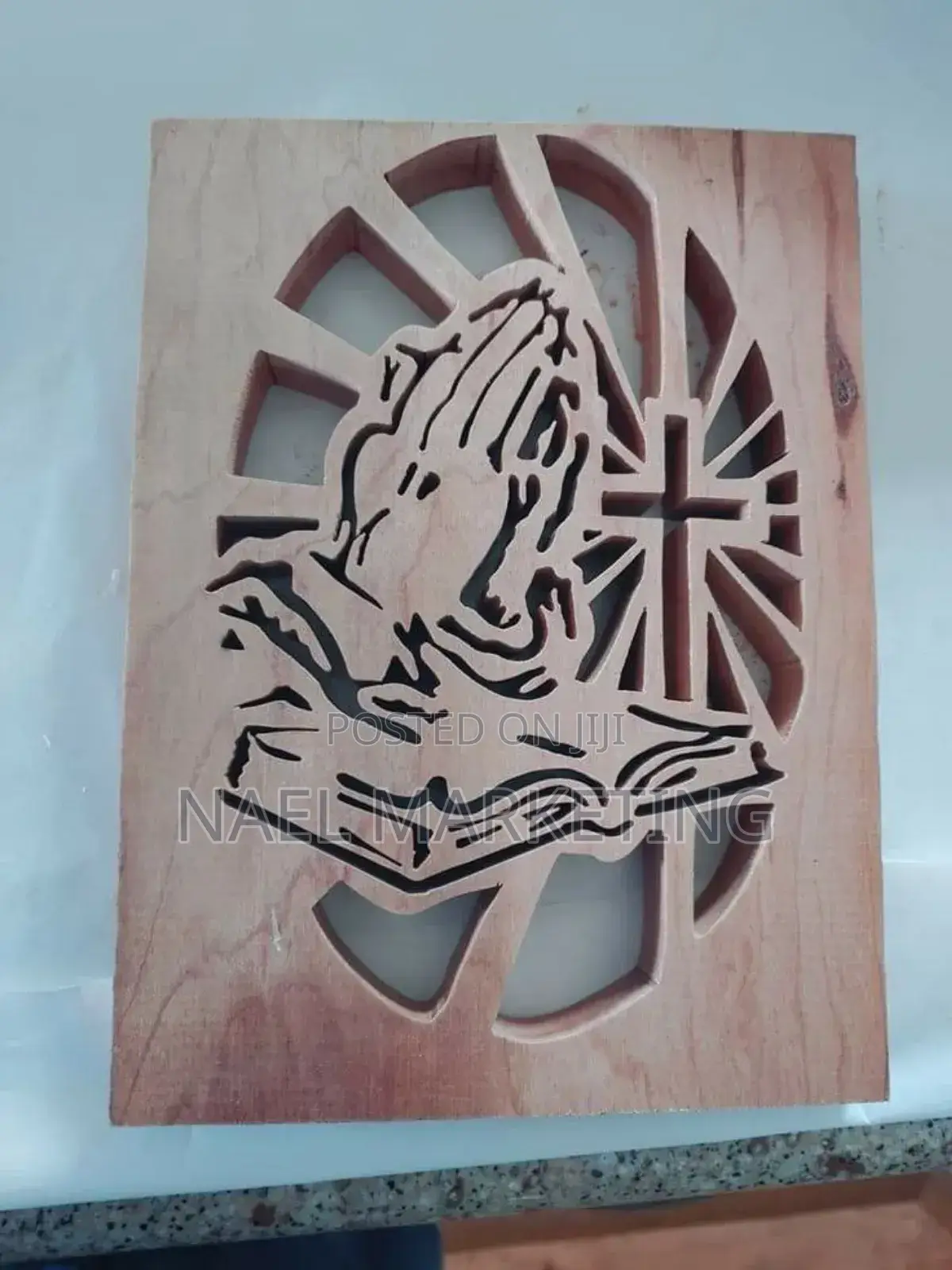 እቤት ውስጥ የሚሰቀሉ እና የሚቀመጡ የተለያዩ የእቤት ማስዋብያ ጌጦች