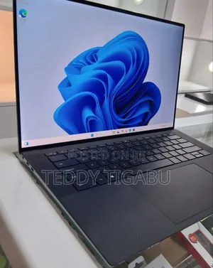 New Laptop Dell 16GB Intel Core I7 SSD 512GB