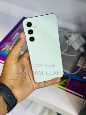 Photo - Samsung Galaxy S23 FE 128 GB Green