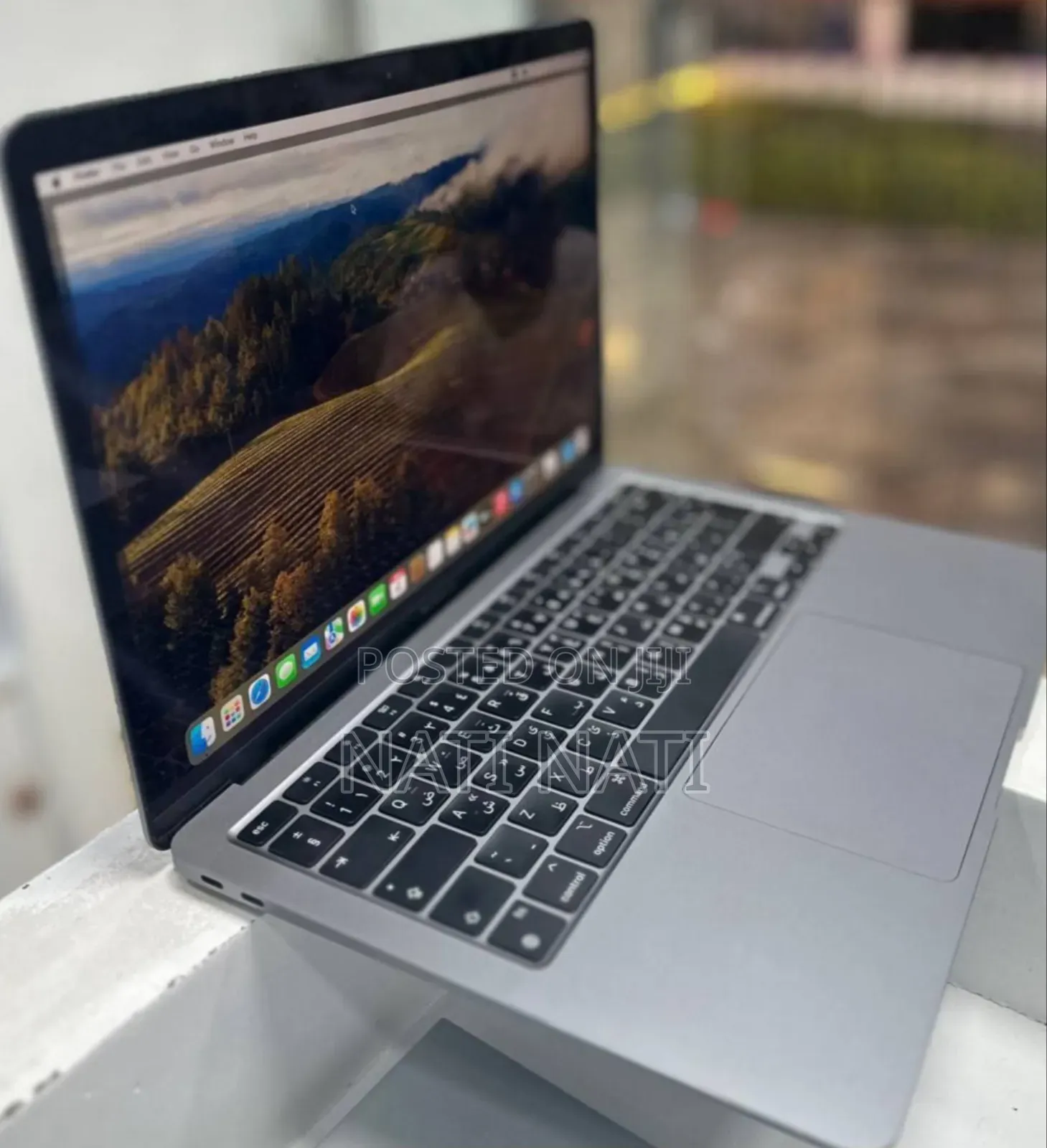 New Laptop Apple MacBook Air 2020 M1 8GB AMD Ryzen 7 SSD 256GB