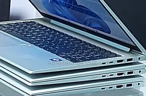 New Laptop HP EliteBook X GB Intel Core I7 SSD 512GB