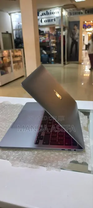 New Laptop Apple MacBook Pro 16GB Intel Core I5 SSD 512GB