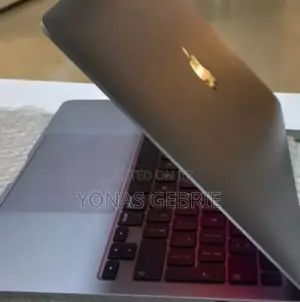 Photo - New Laptop Apple MacBook Pro 2020 16GB Intel Core I5 SSD 512GB