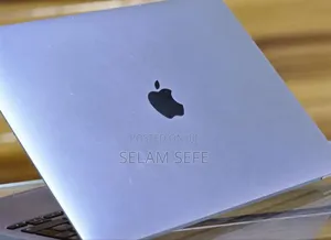 Photo - New Laptop Apple MacBook 8GB Intel Core I9 SSD 256GB
