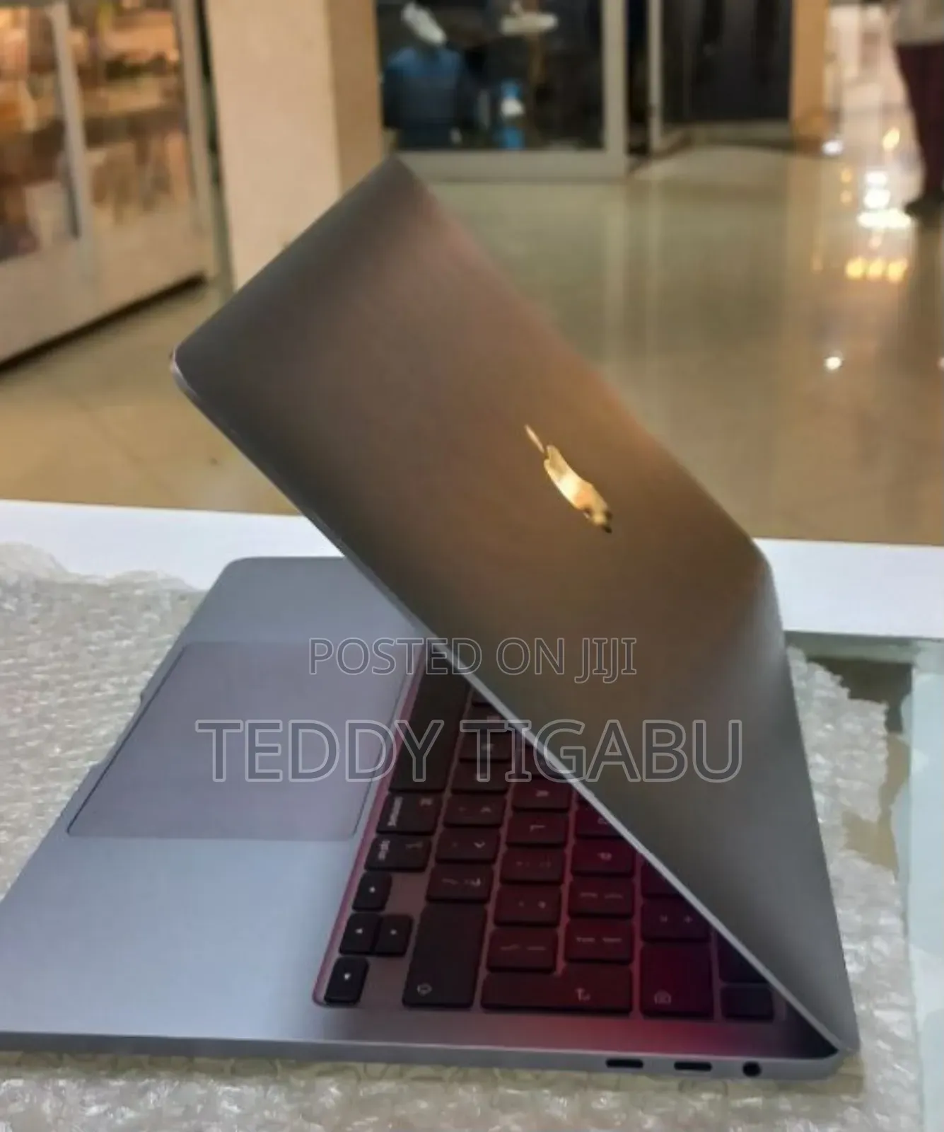 New Laptop Apple MacBook Pro 16GB Intel Core I5 SSD 512GB