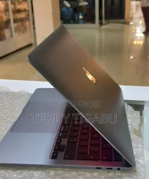 New Laptop Apple MacBook Pro 16GB Intel Core I5 SSD 512GB