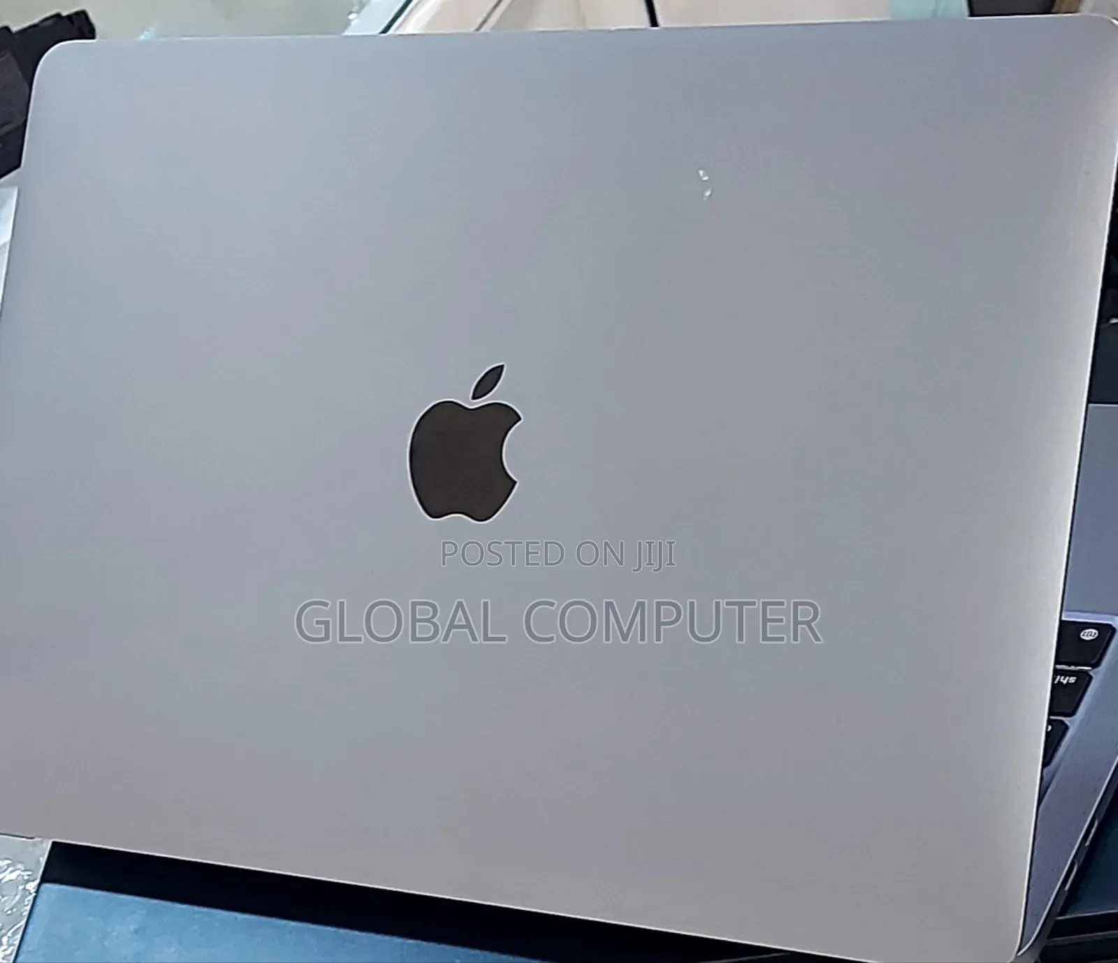 New Laptop Apple MacBook Pro 2023 M2 Max 16-Inch 8GB Apple M2 SSD 256GB